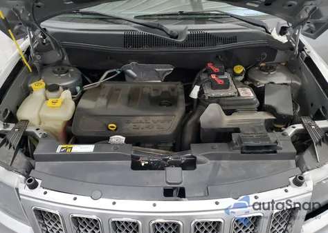 2017 Jeep Compass Latitude из США, поврежденный, VIN 1C4NJCEB0HD160513